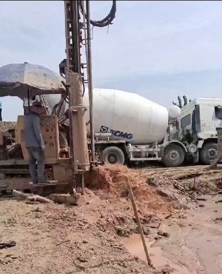 通山岩石井施工